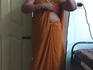 desi  indian horny tamil telugu kannada malayalam hindi cheating wife wearing saree vanitha showing big jugs and shaved pussy unsettle hard jugs unsettle nip rubbing pussy masturbation
