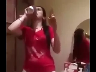girls dancing in hostel in the first place choot song