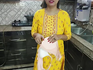 Desi bhabhi was washing dishes in scullery erratically her brother in law came and said bhabhi aapka chut chahiye kya dogi hindi audio